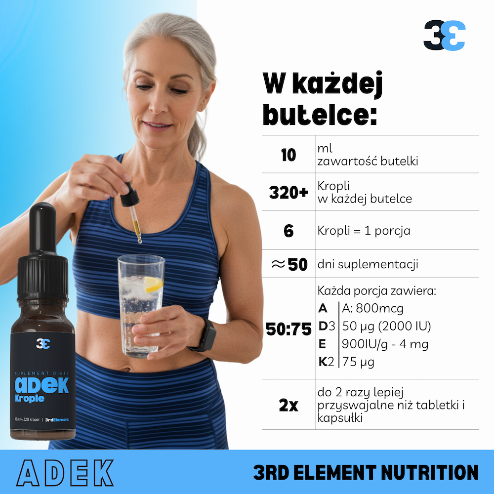 Dojrzała kobieta w sportowym stroju miesza witaminy A + D + E + K w napoju po treningu. Suplement diety 3rd Element Nutrition w kroplach, 10 ml – naturalne wsparcie odporności, kości, skóry i układu krążenia. Idealny po wysiłku fizycznym i jako element codziennej terapii diety.